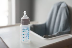 Comment bien laver et désinfecter les biberons