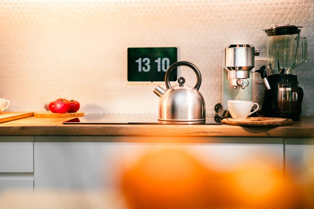 Krups ou Russell Hobbs : quelle petite cafetière choisir