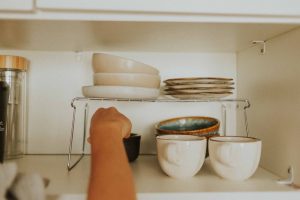 Optimiser un petit placard : diagnostic, tri et réorganisation