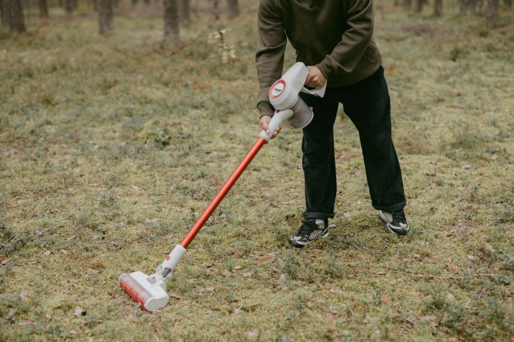 Rowenta ou Philips : quel aspirateur à main choisir ?