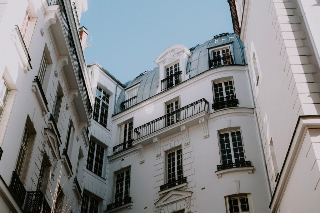 Estimer la valeur d’un bien immobilier : erreurs à éviter et astuces
