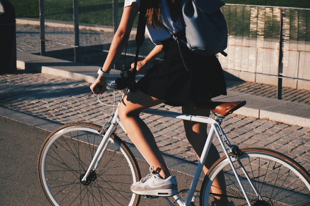 Cyclistes en danger : le tragique accident d’Alyette Debray-Mauduy interpelle sur la sécurité routière à Paris