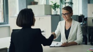 Un service fantôme en Bretagne : comment huit employés ont été piégés ?