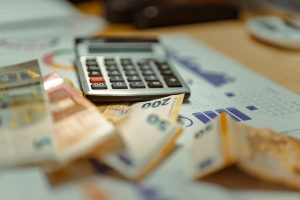 Économisez jusqu’à 300€ : Pourquoi tant de Français ne changent pas de banque ?