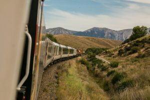 Voyager en train : 8 conseils pour un trajet réussi en 2026