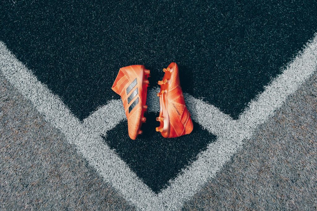 Kylian Mbappé et ses chaussures ON : des promesses qui font débat après une blessure