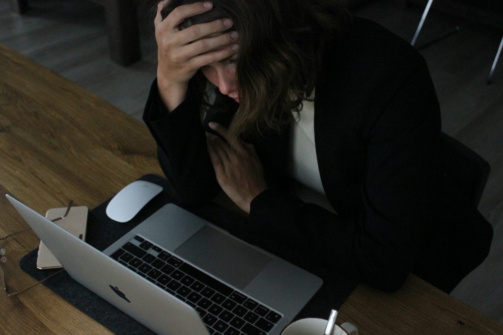 Stress au travail : 6 techniques pour le gérer efficacement