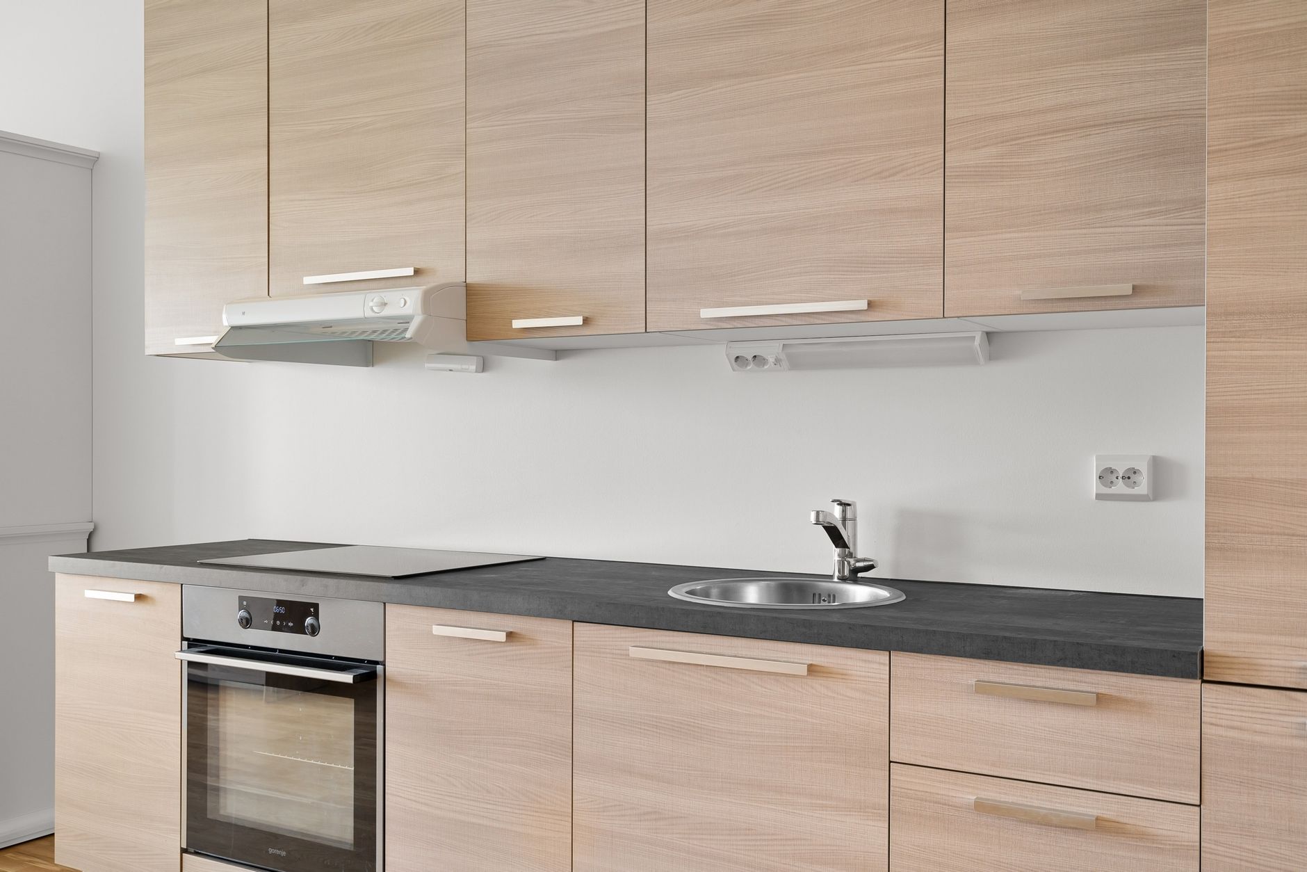 Ikea ou Leroy Merlin pour aménager un studio