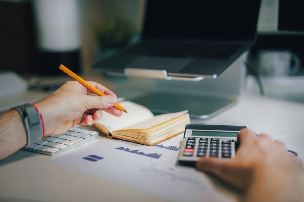 Courtier en crédit consommation : comment comparer avant de choisir