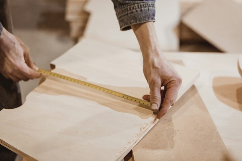 Dimension huisserie porte standard : la mesure qui évite le retour