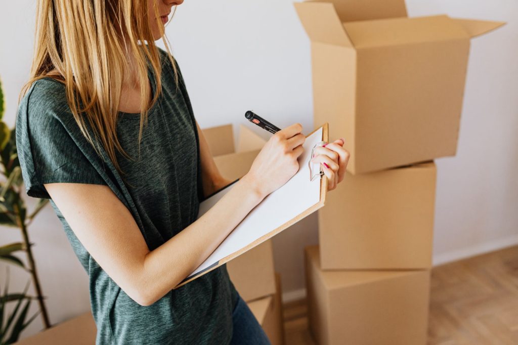 Liste ménage état des lieux de sortie : ce qu’il faut vraiment nettoye