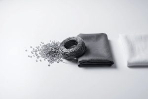 Polyester recyclé : pourquoi ERVERTE mise sur les fibres naturelles