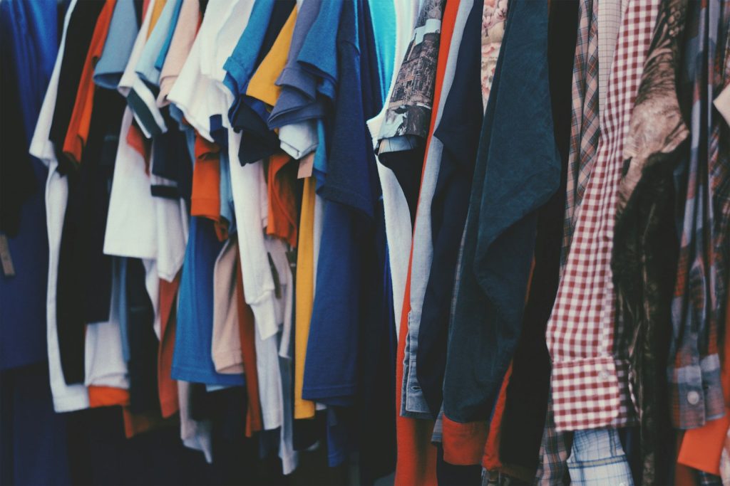 Vêtements éthiques : entre promesses et réalité, que choisir ?