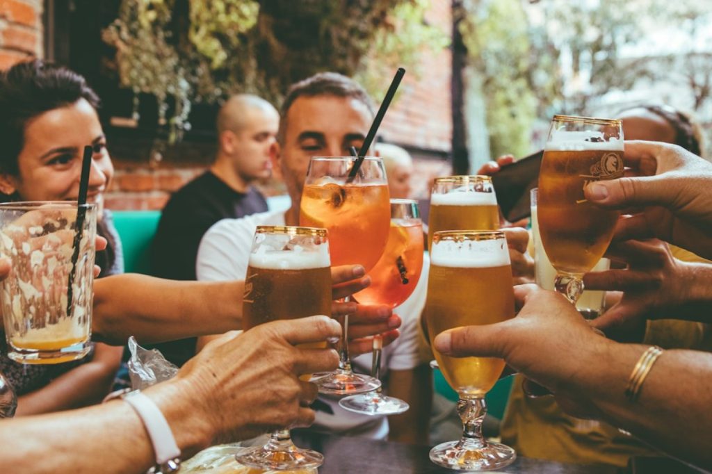 Soirée à la maison : bien calculer son budget boissons