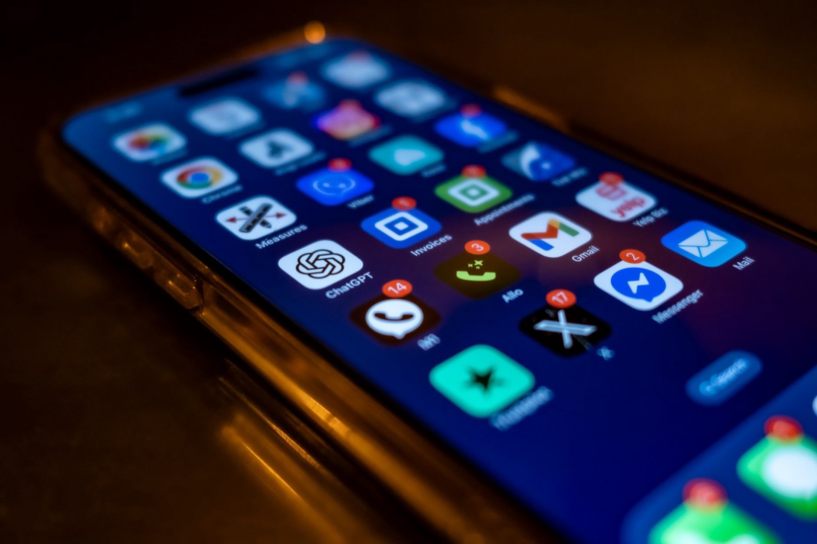 Smartphone affichant des icônes d'applications avec un contrôle parental activé